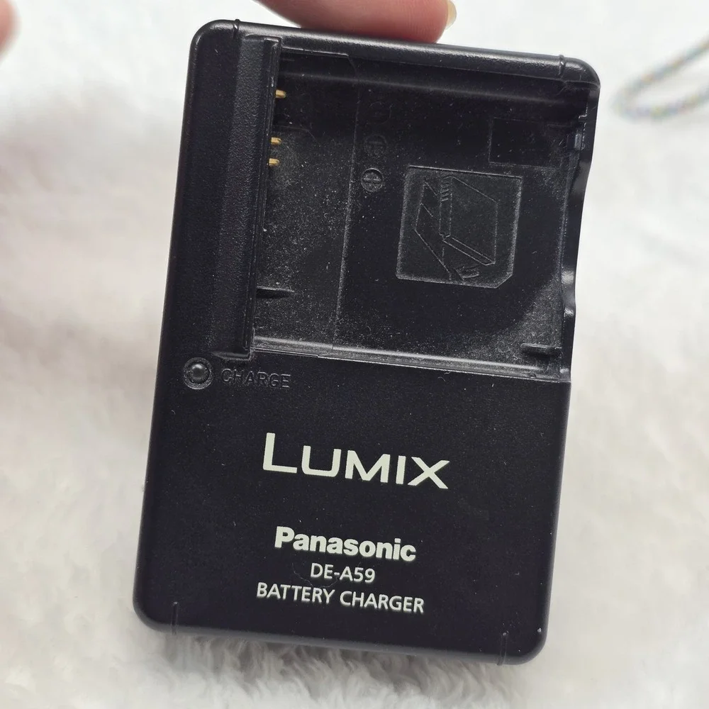 Panasonic Lumix DMC-FX60 12.1MP Digital Camera purple Tested / Working *Read*